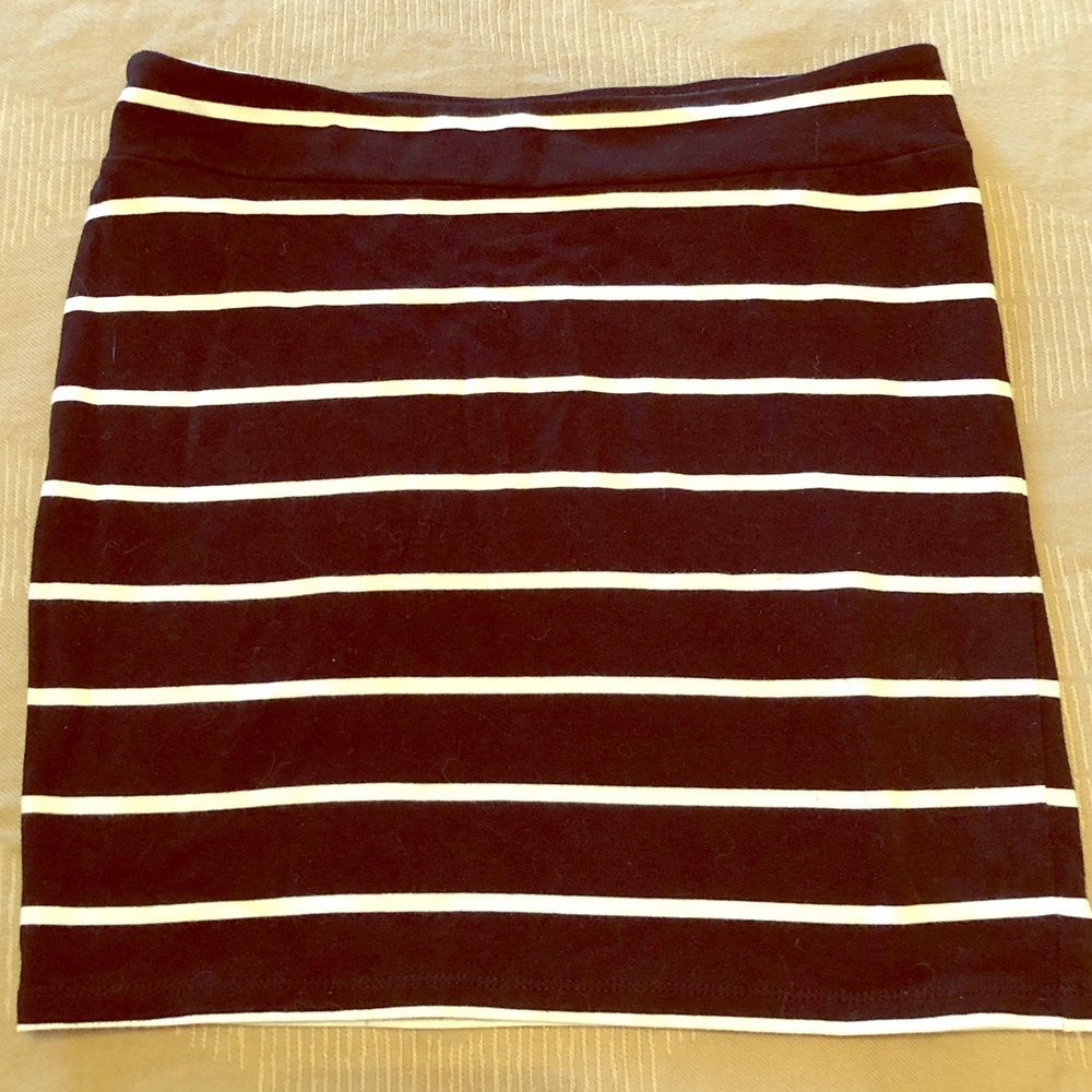 Black & White Striped Spandex Skirt Sz. S